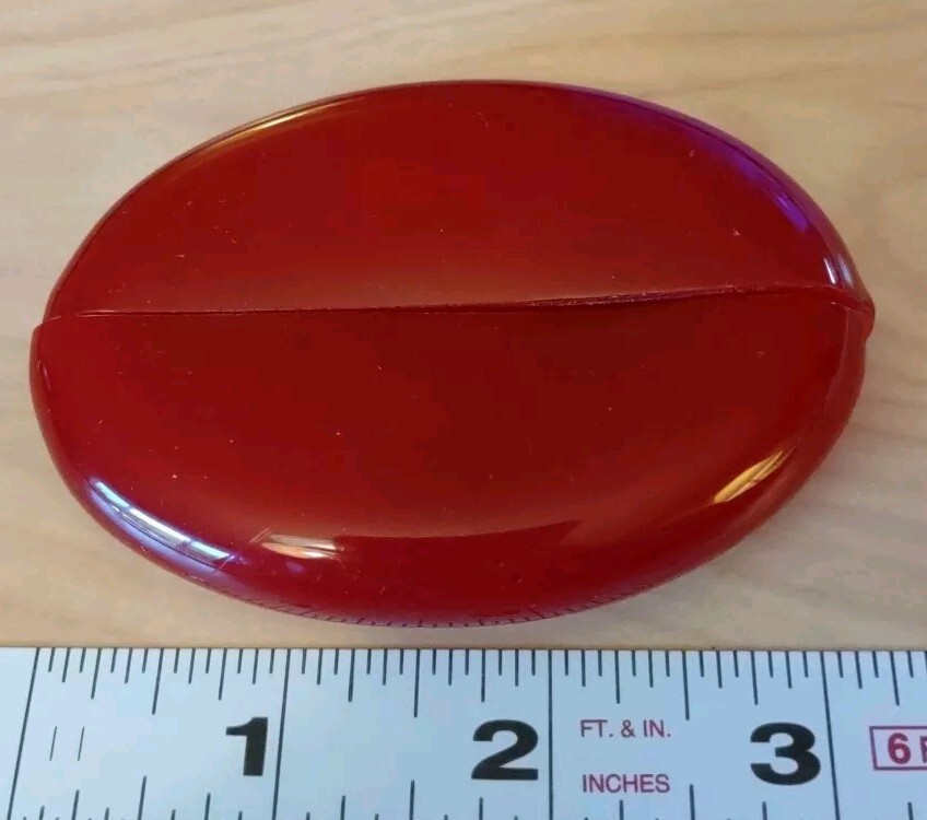 Universal CO-OP ASSN Vintage 1970’s Red Oval Vinyl Coin Pouch Lebanon,Wis