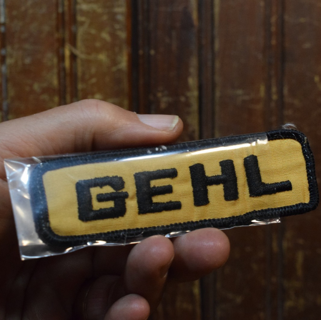 GEHL SKID LOADER EQUIPMENT EMBROIDERED CLOTH DEALER PATCH LOGO SIGN 4″ 1970s