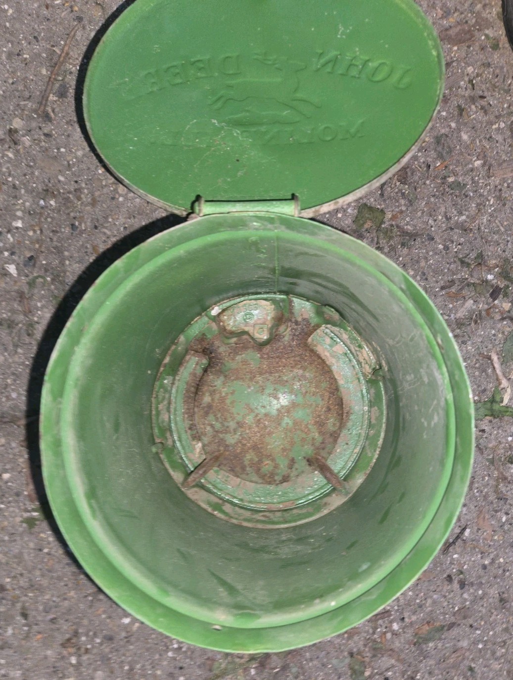 John Deere Moline ILL Cast Iron Corn Planter Seed Box & Lid Farm Sign Y2596 – B