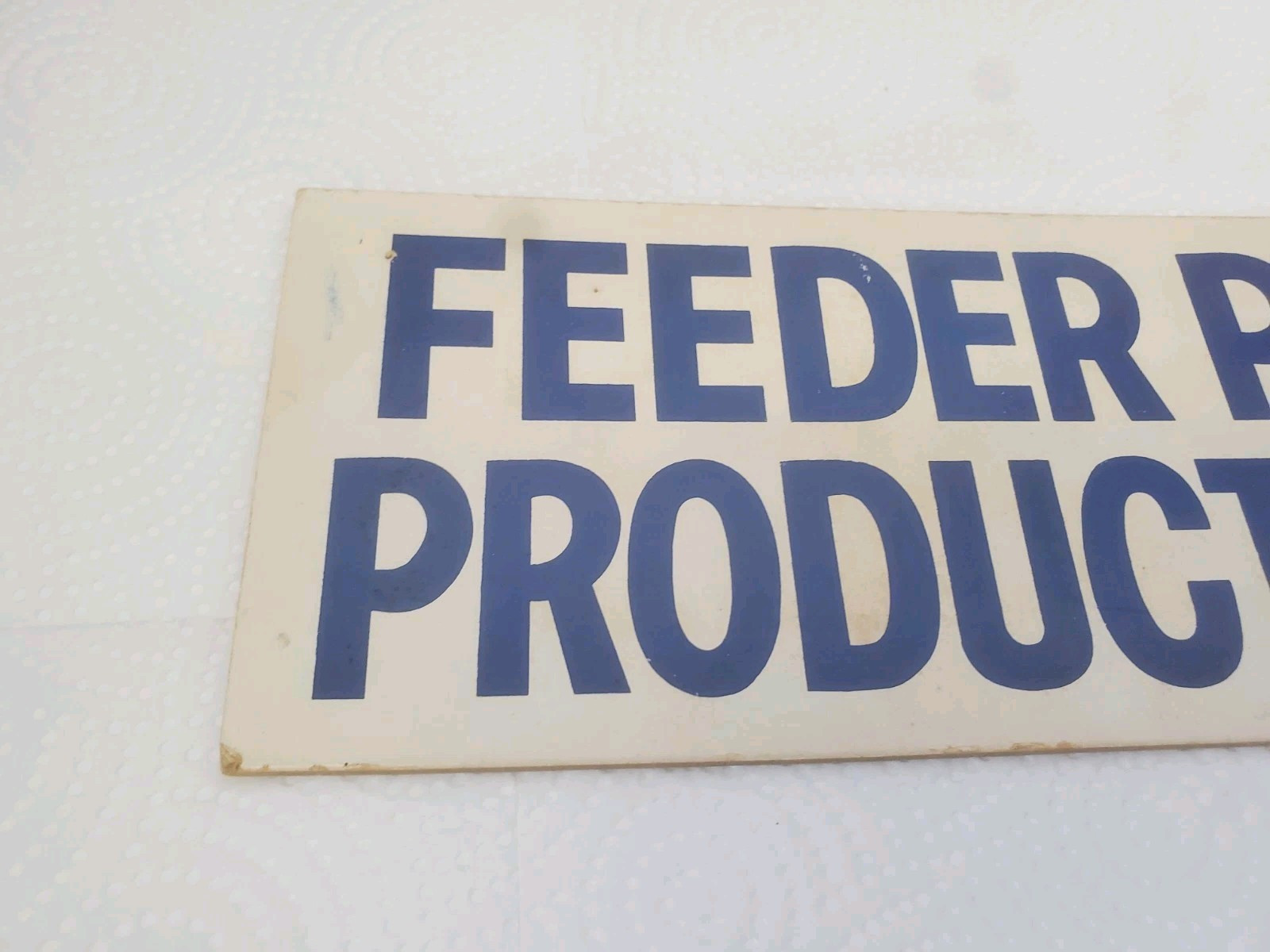 9″ X 3-3/4″ Cardboard Sign Feeder Pig Production Magnet Backing Farm Decor