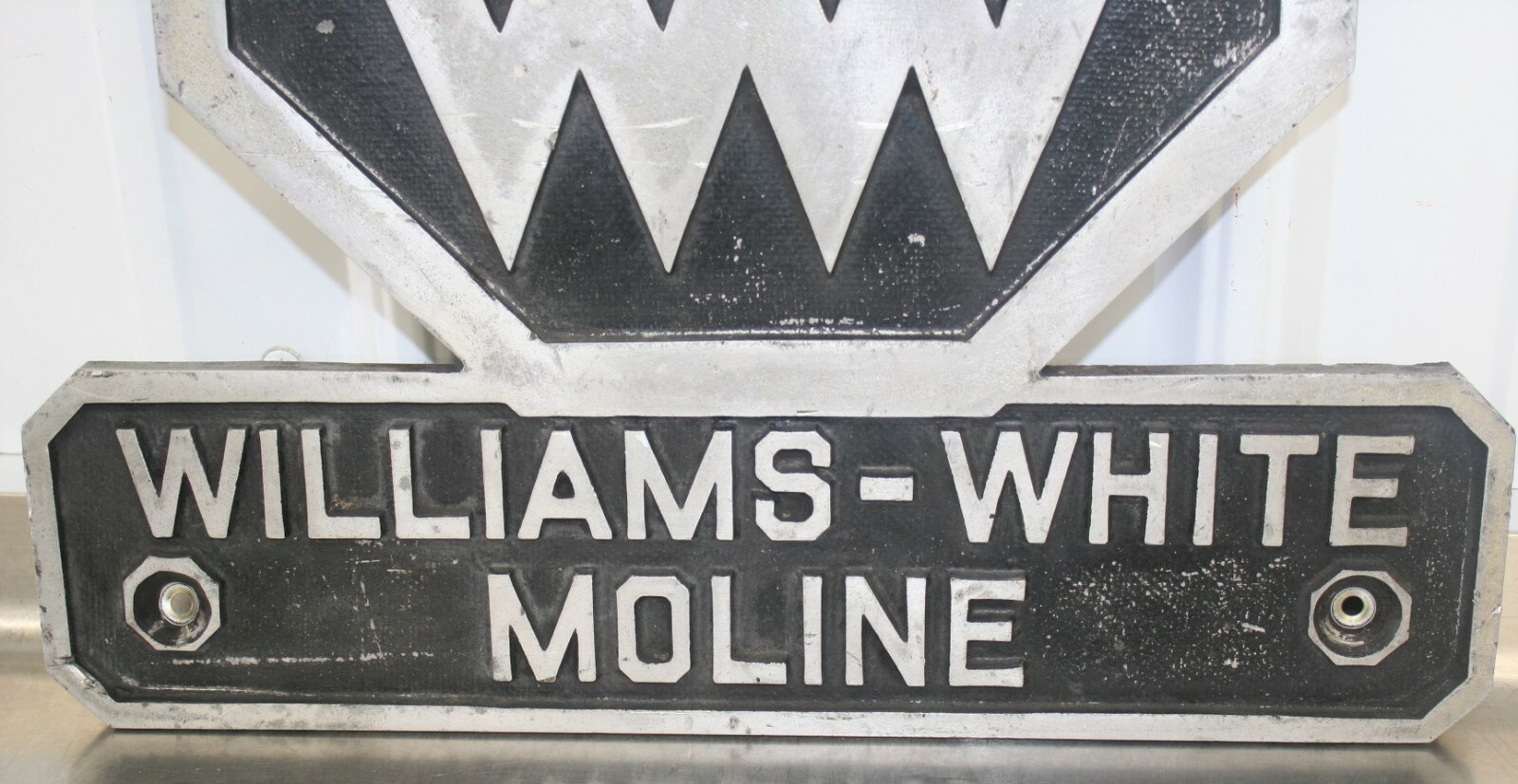 Heavy Aluminum William’s White Moline Sign Equipment Plate 15″ x 15″ RARE UNIQUE