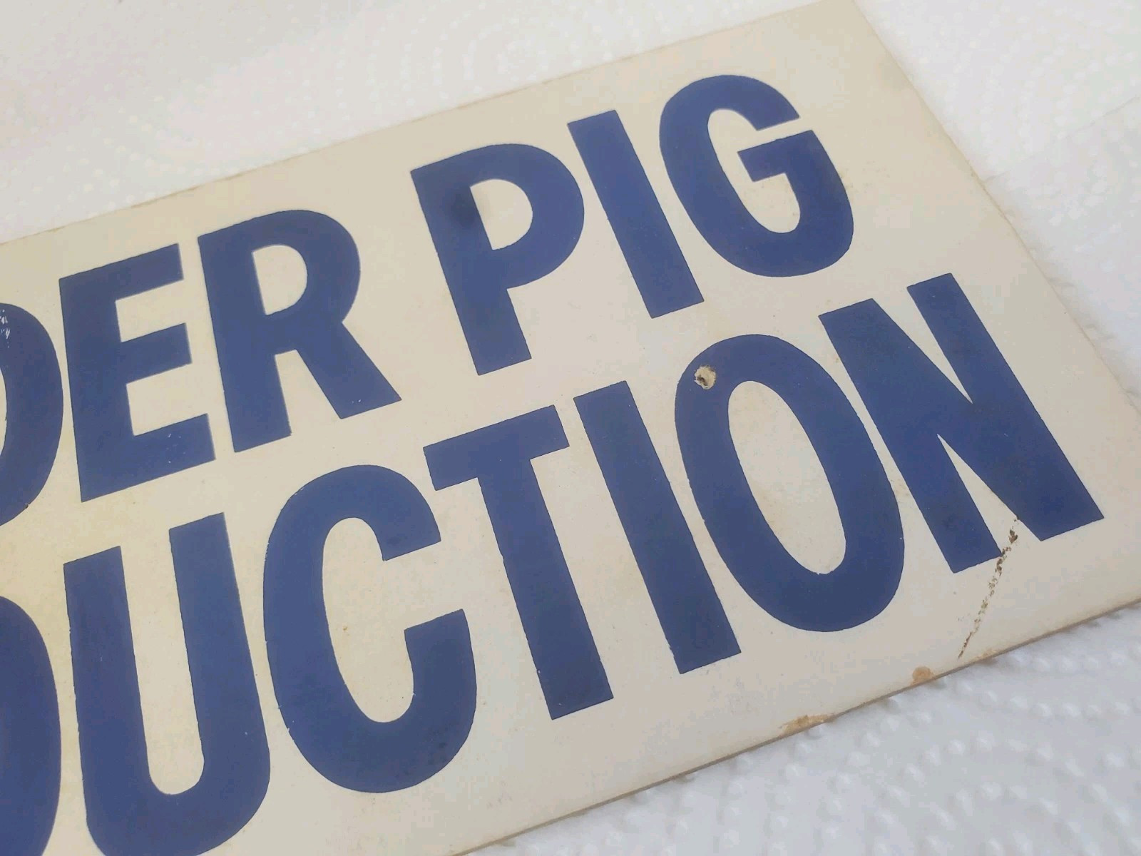 9″ X 3-3/4″ Cardboard Sign Feeder Pig Production Magnet Backing Farm Decor