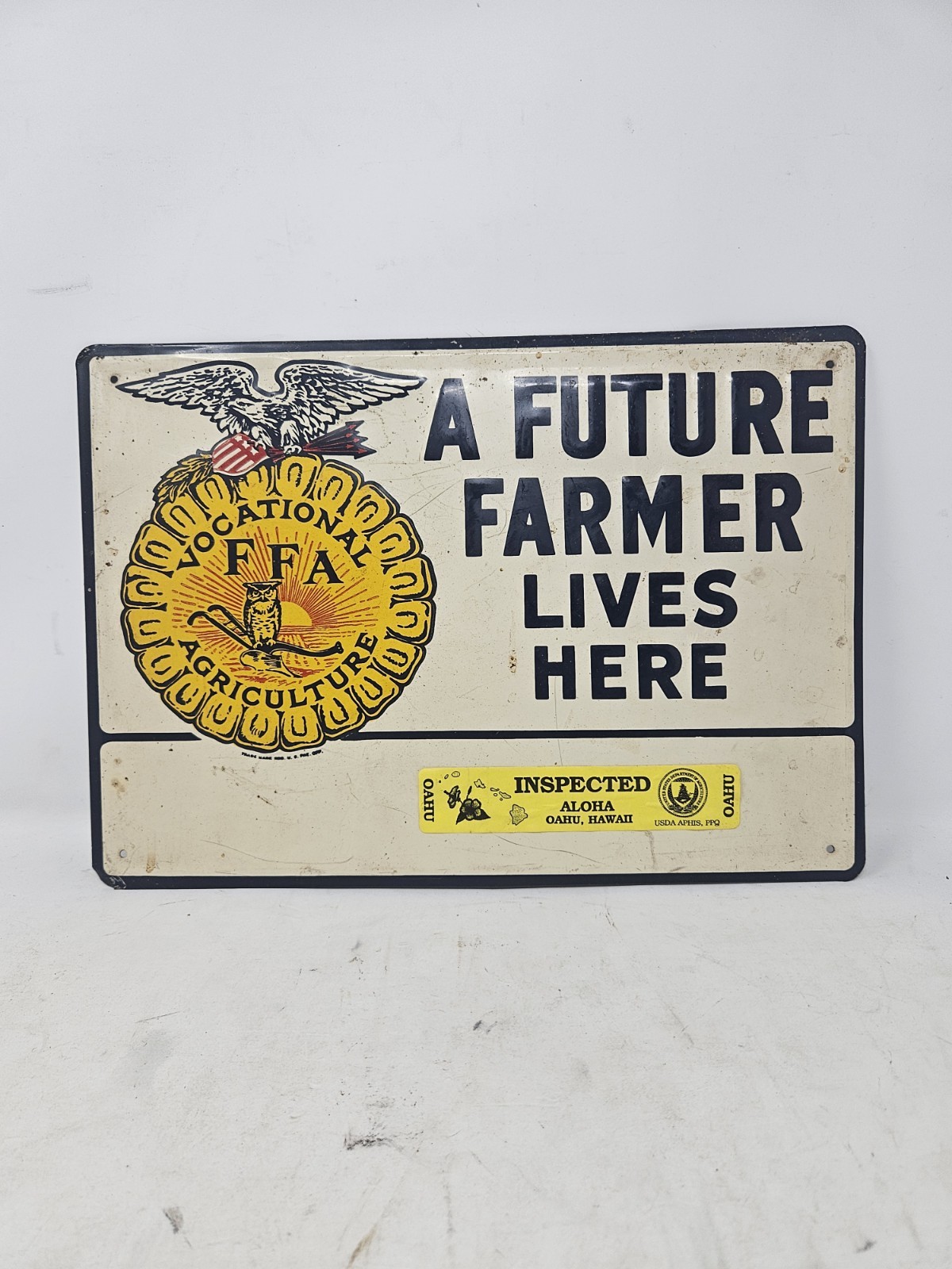 13-1/2″ X 9-1/2″ Metal FFA Member Lives Here Aloha Oahu Hawaii Sign
