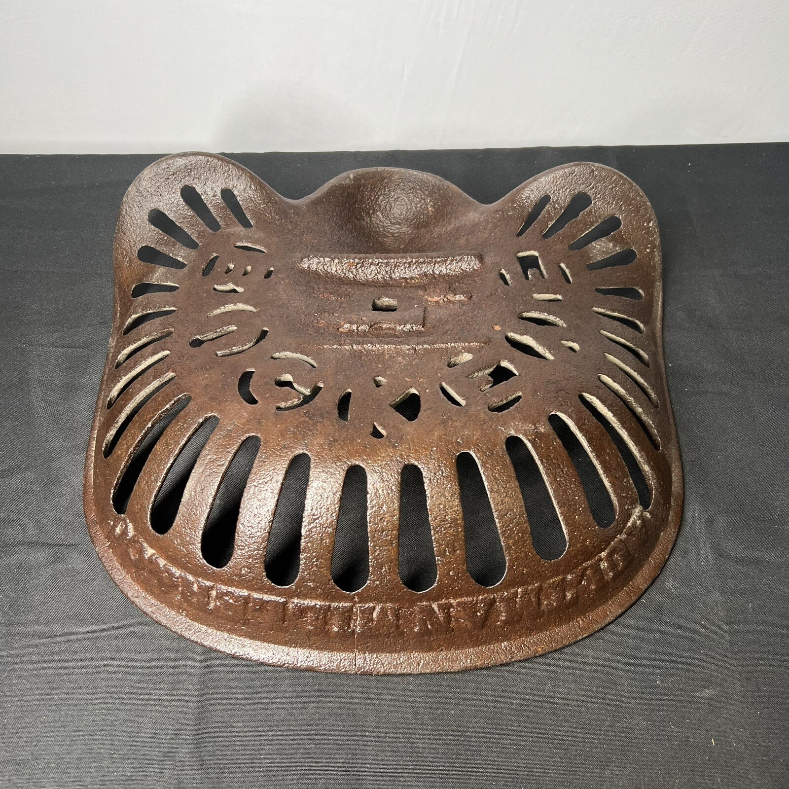 Antique Cast Iron Tractor Seat Aultman Miller & Co. Buckeye Akron Farm Implement