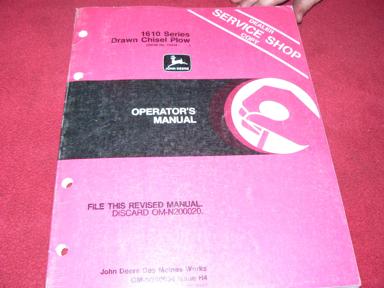 John Deere 1610 Series Drawn Chisel Plow Operator’s Manual