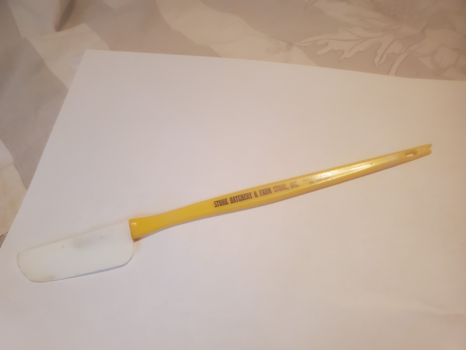 10″ plastic spatula stork hatchery Fredericksburg iowa drape welp line layers