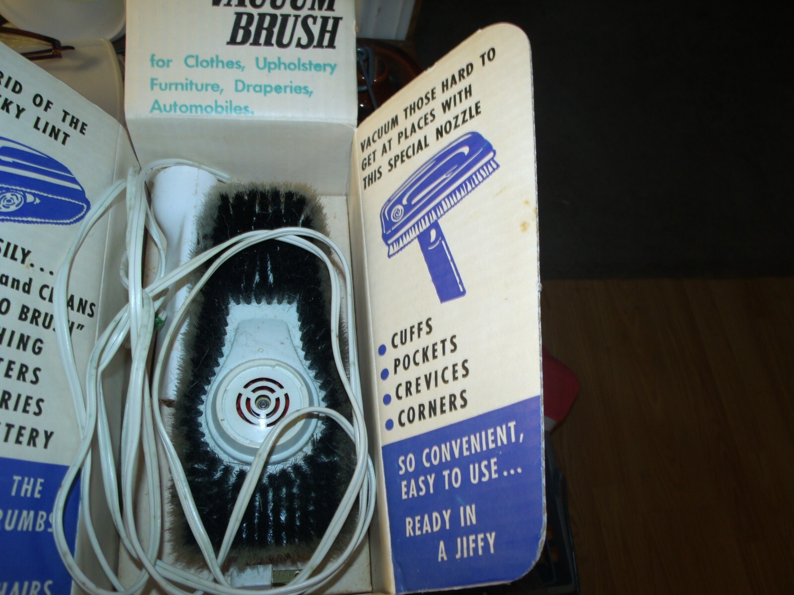 VTG WESTERN AUTO WIZARD ”VAC-O-MATIC” eletric VACUUM BRUSH