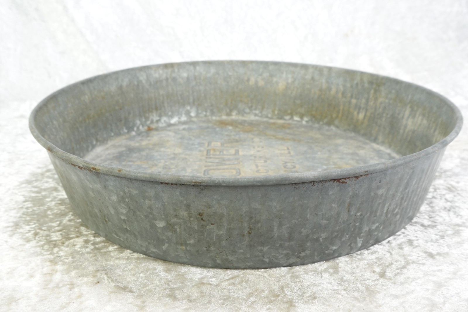 Vintage Brower Manufacturing Co. Quincy, IL 16 3/4″ Galvanized Chicken Feed Pan