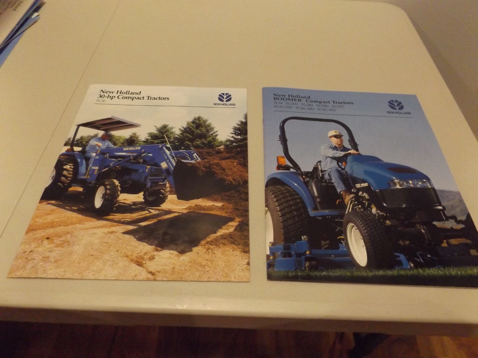 2-pc. NEW HOLLAND BOOMER COMPACT TRACTORS, LIT # 31001882, 31003010 2003