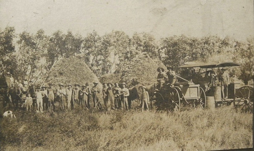 Early1900s Farmers Threshing, Many Men, Children, Straw Stacks 6″ x8″ Real Photo