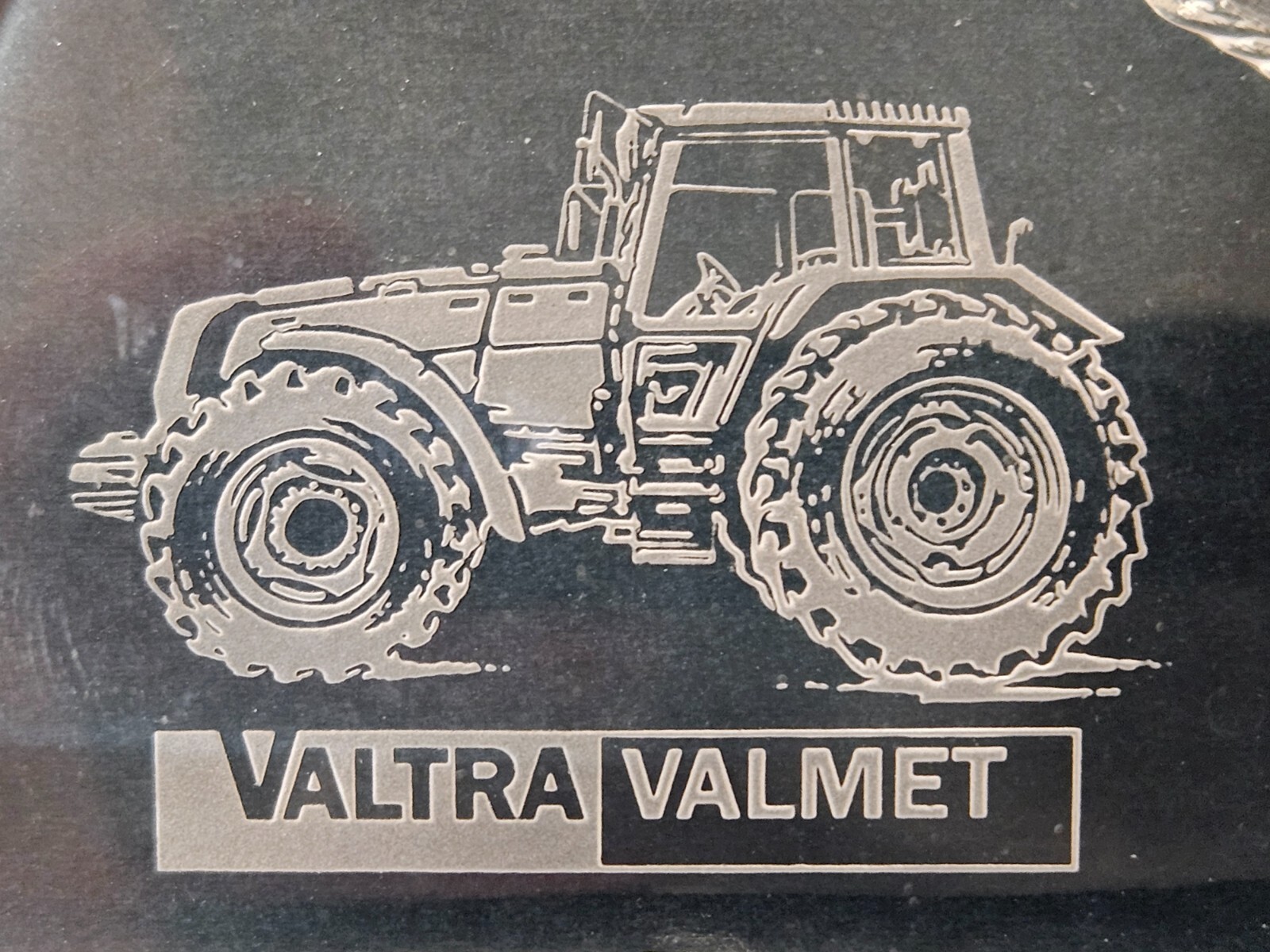 NEW VALTRA VALMENT DEALER EDITION TRACTOR GLASS COLLECTIBLE