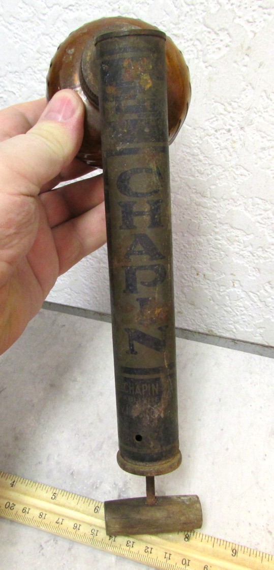 vintage Chapin sprayer, wood handle & amber glass container decor only dont work