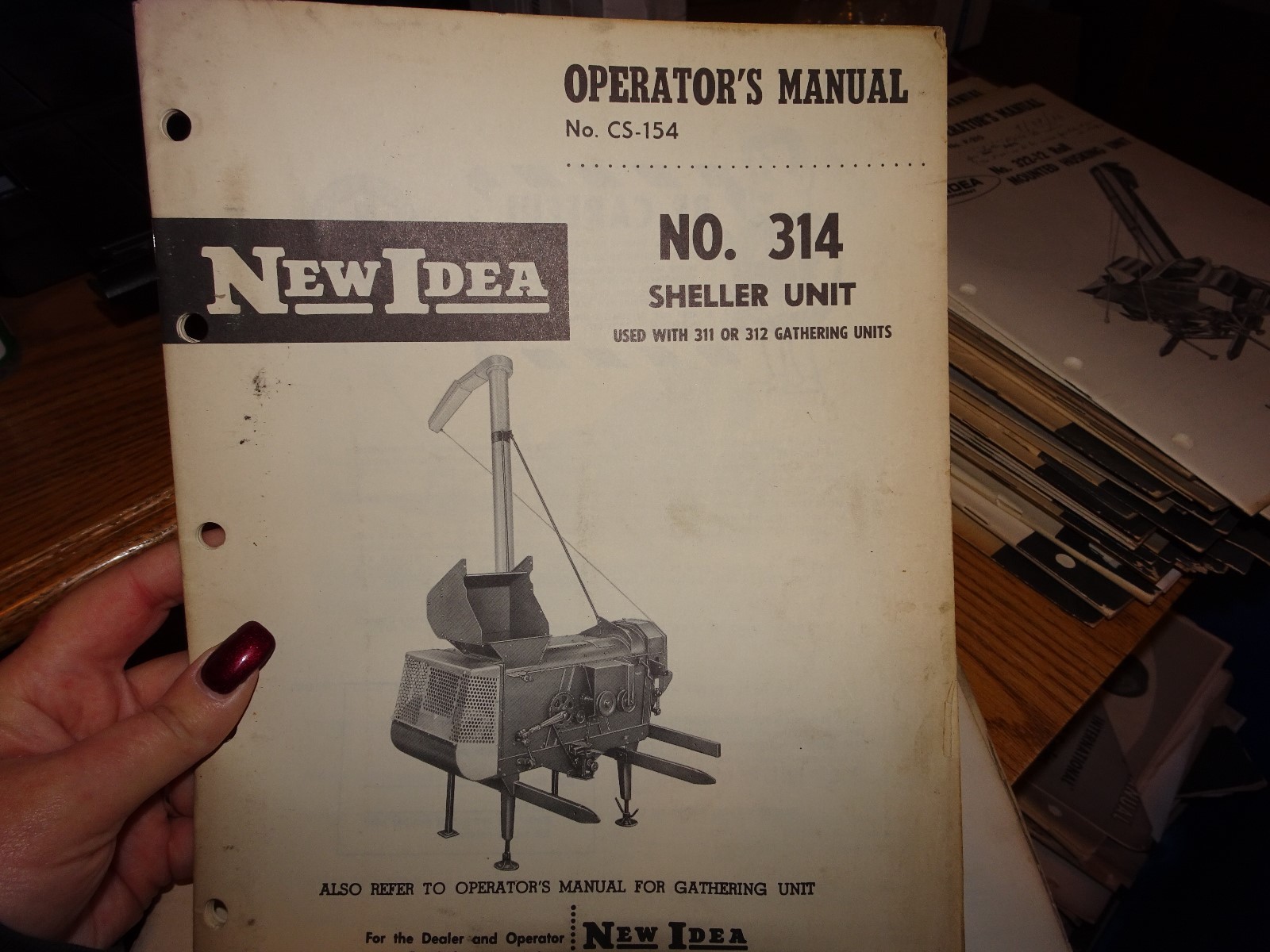 New Idea 314 Sheller For 311 or 312 Gathering Unit Operator’s Manual CS-151