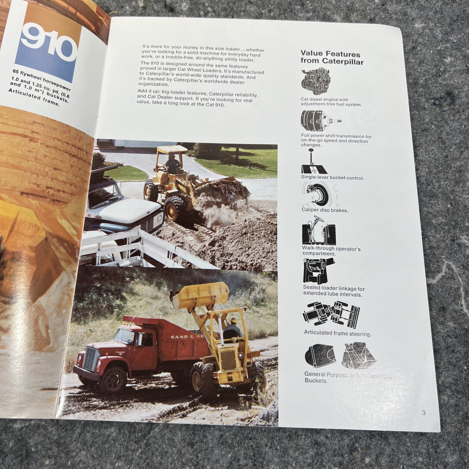 Equipment Brochure – Caterpillar – 910 – Wheel Loader – c1970’s with Envelope