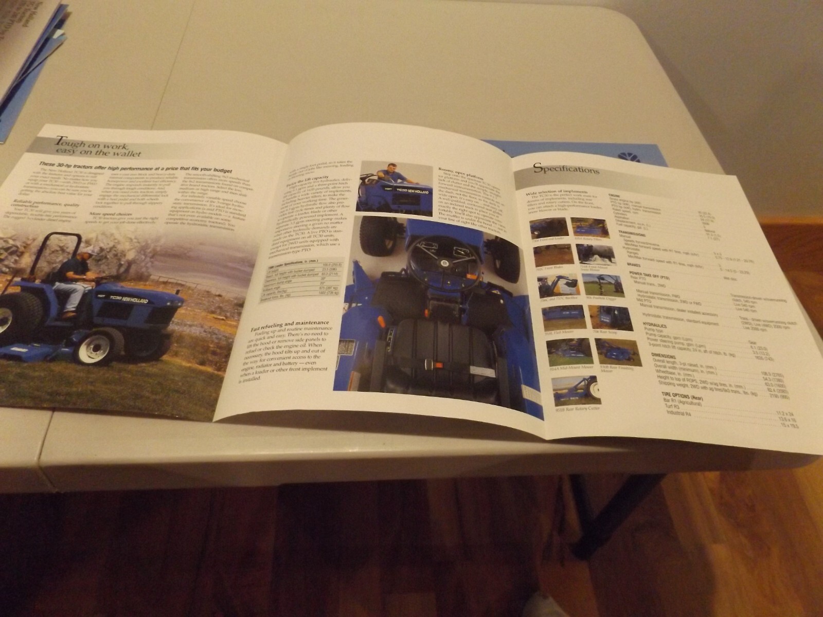 2-pc. NEW HOLLAND BOOMER COMPACT TRACTORS, LIT # 31001882, 31003010 2003