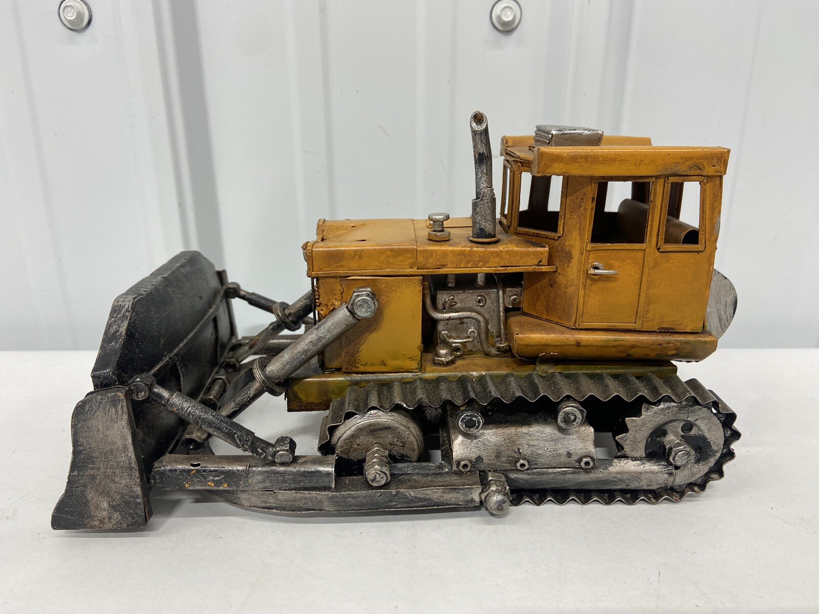 Vintage Bulldozer Metal Scale Model 10″ Collector Construction Bulldozer