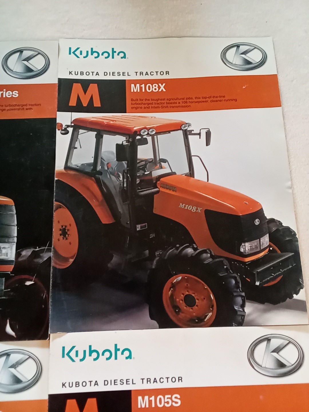 Lot 4 KUBOTA DIESEL TRACTOR SALES BROCHURE 2007 M105s, M108x,M105x,M125x Books