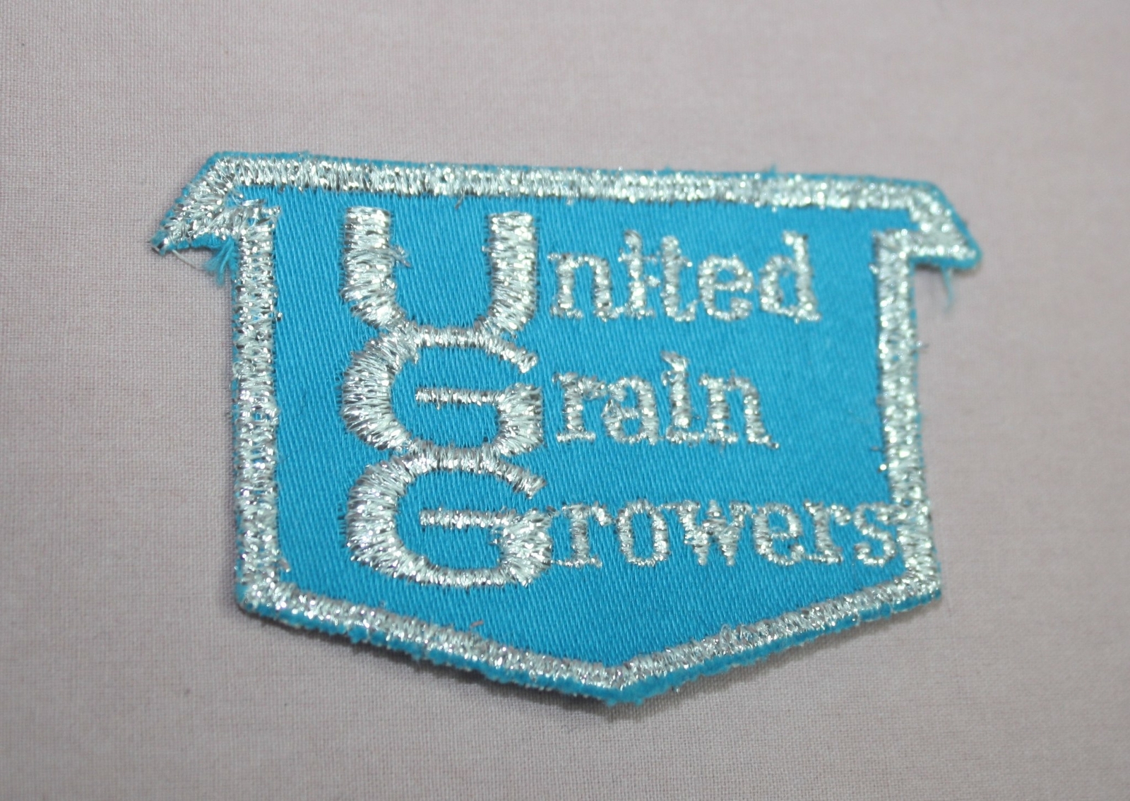 VINTAGE COLLECTIBLE ADVERTISING UNITED GRAIN GROWERS HAT/ JACKET PATCH CANADA #3
