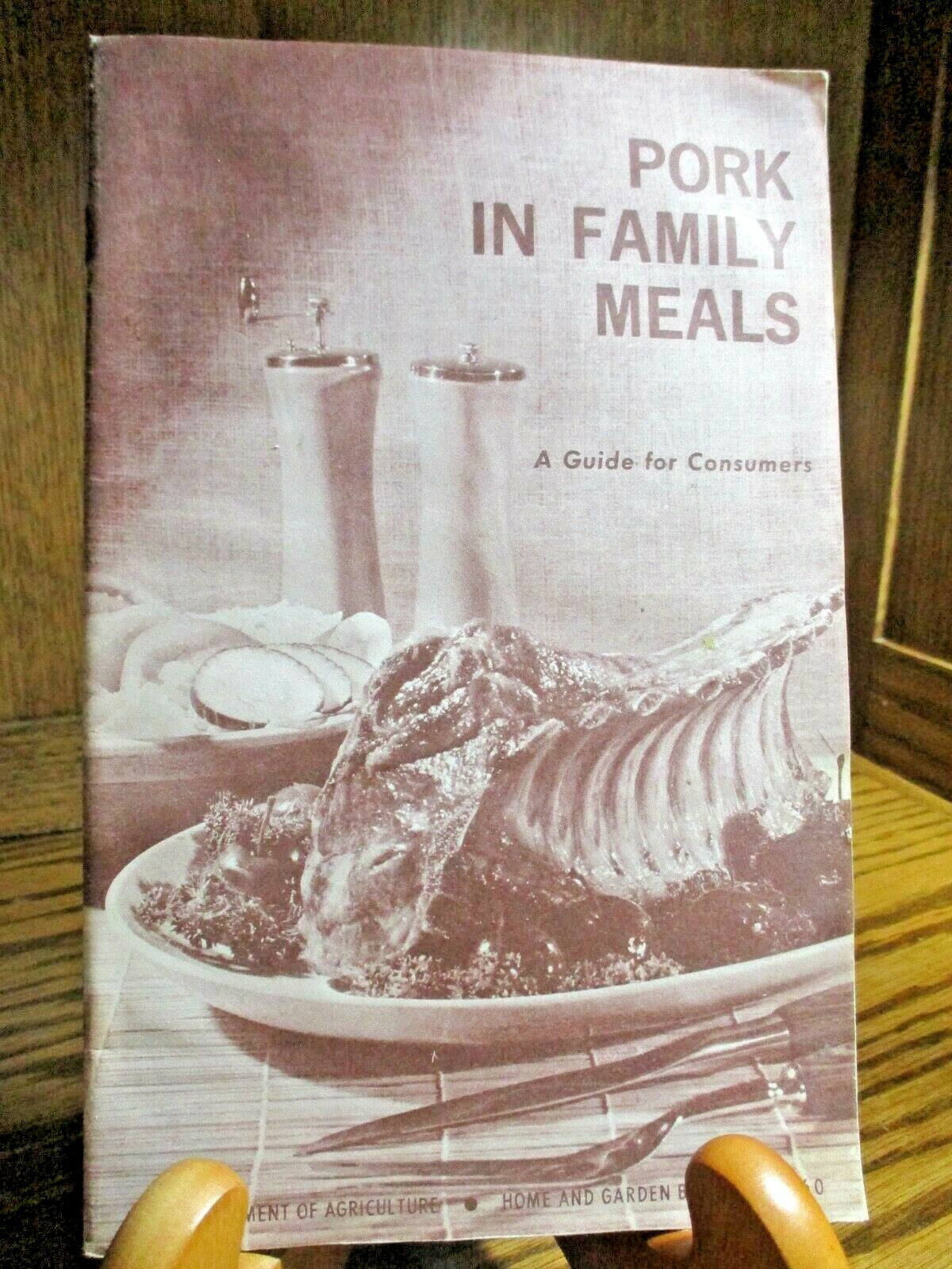 Vintage 1975 US Department Of Agriculture ‘Pork In Family Meals’ Booklet D3
