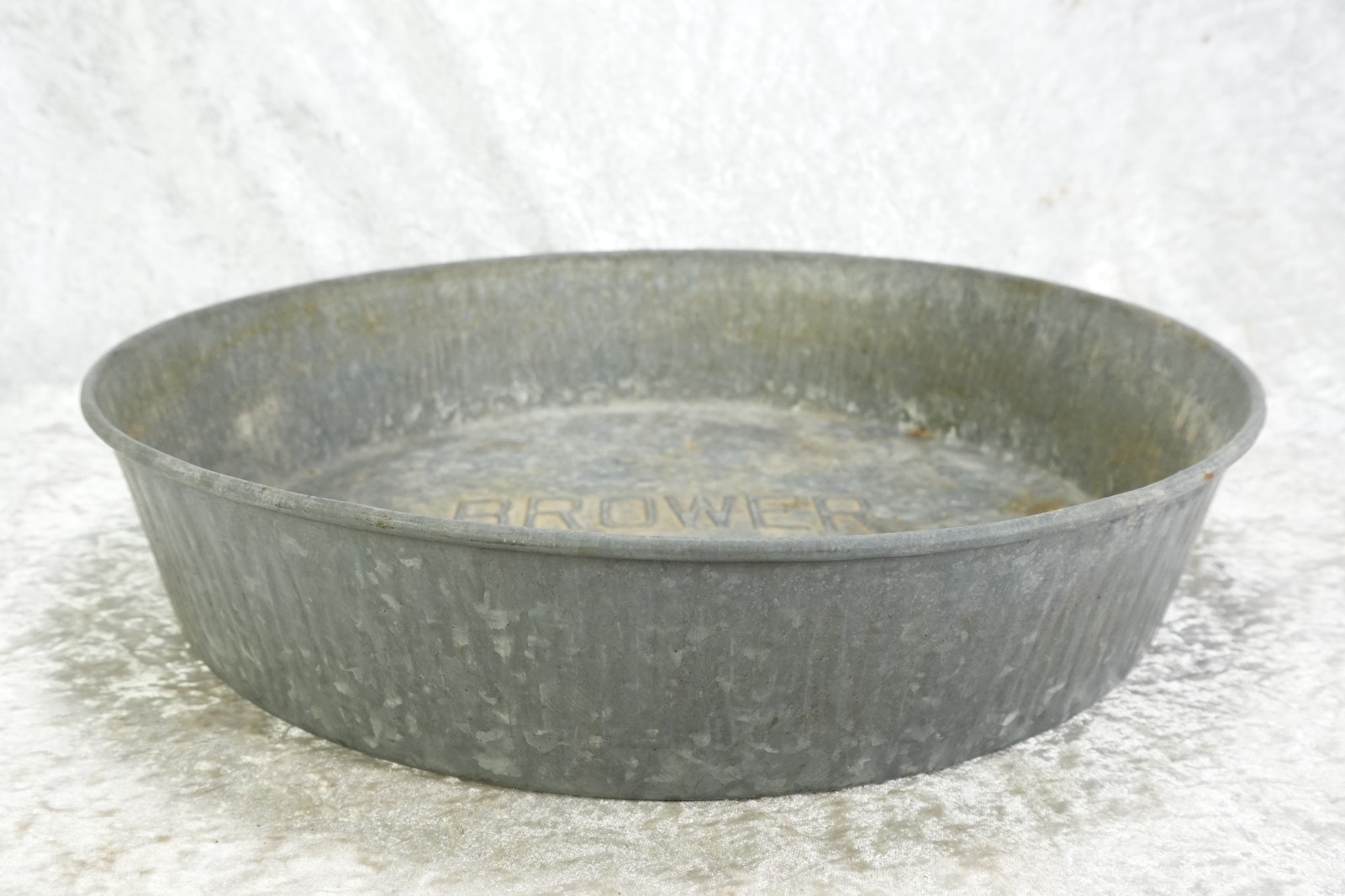Vintage Brower Manufacturing Co. Quincy, IL 16 3/4″ Galvanized Chicken Feed Pan