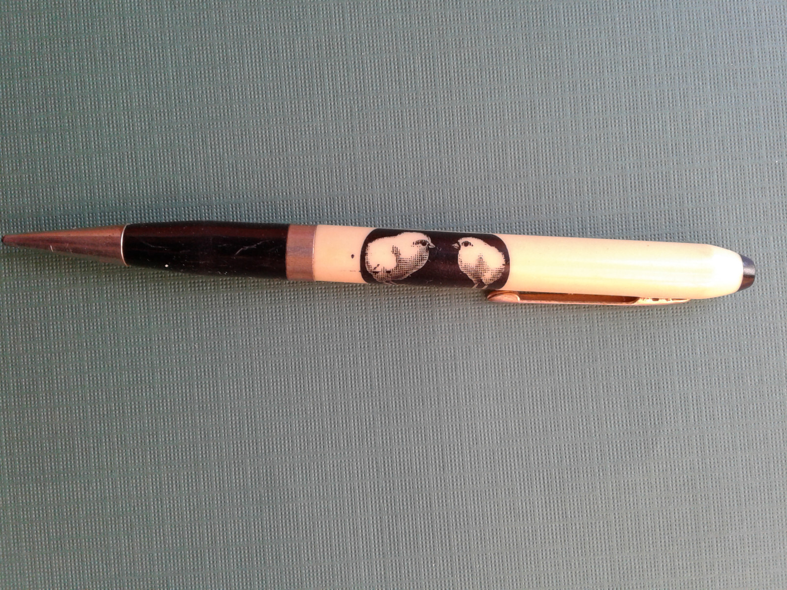Collectible Cairo, Ne. advertising agriculture Latham Hatchery pencil.