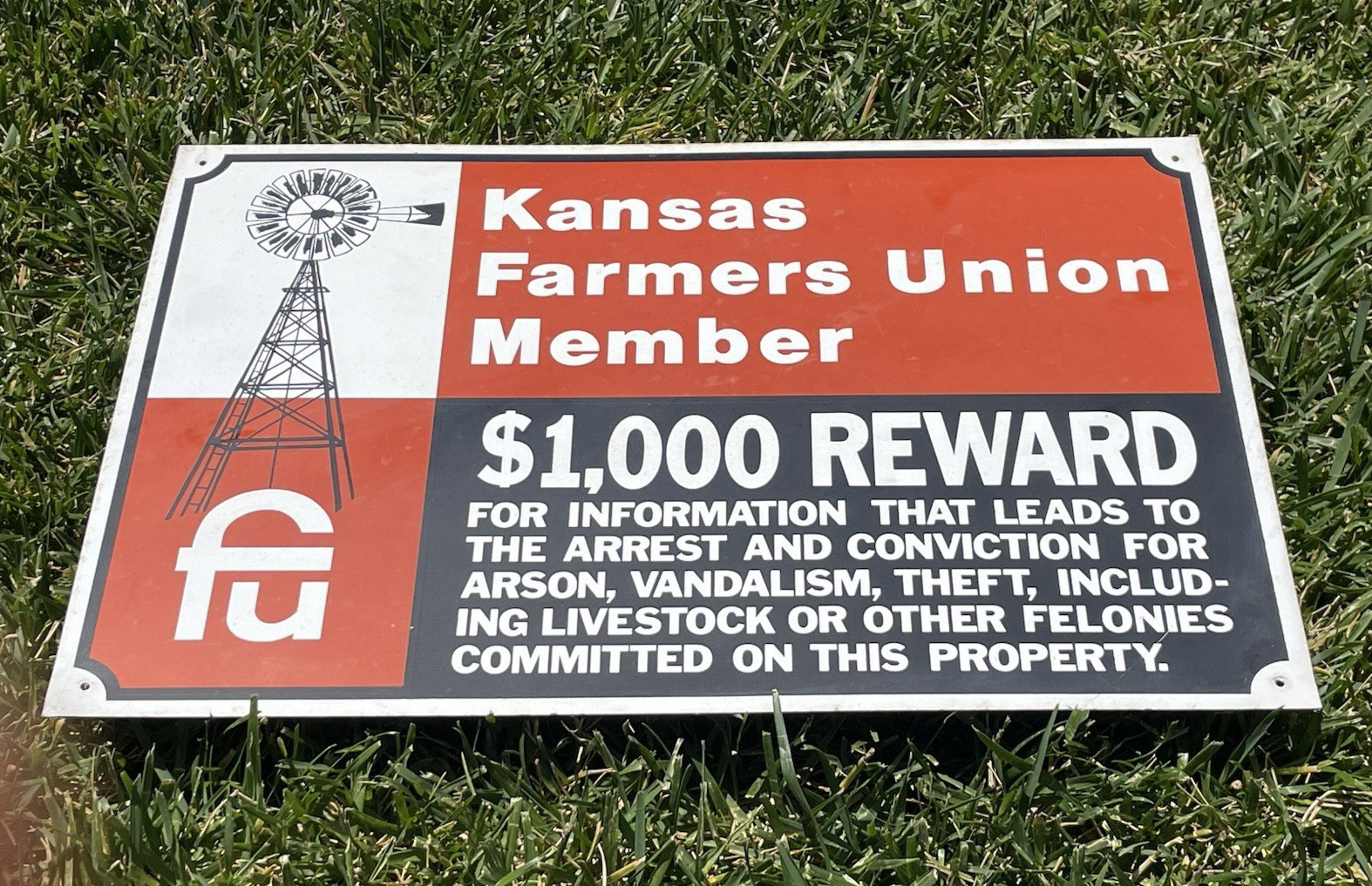NICE VINTAGE 1970s KANSAS FARMERS UNION METAL WARNING REWARD AG SIGN 18×12″