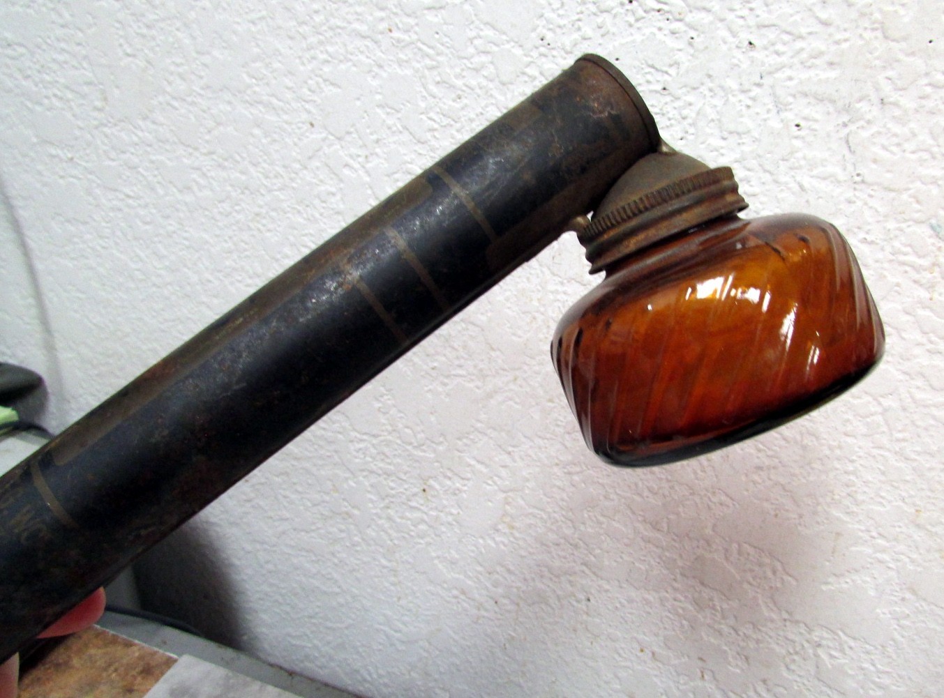 vintage Chapin sprayer, wood handle & amber glass container decor only dont work