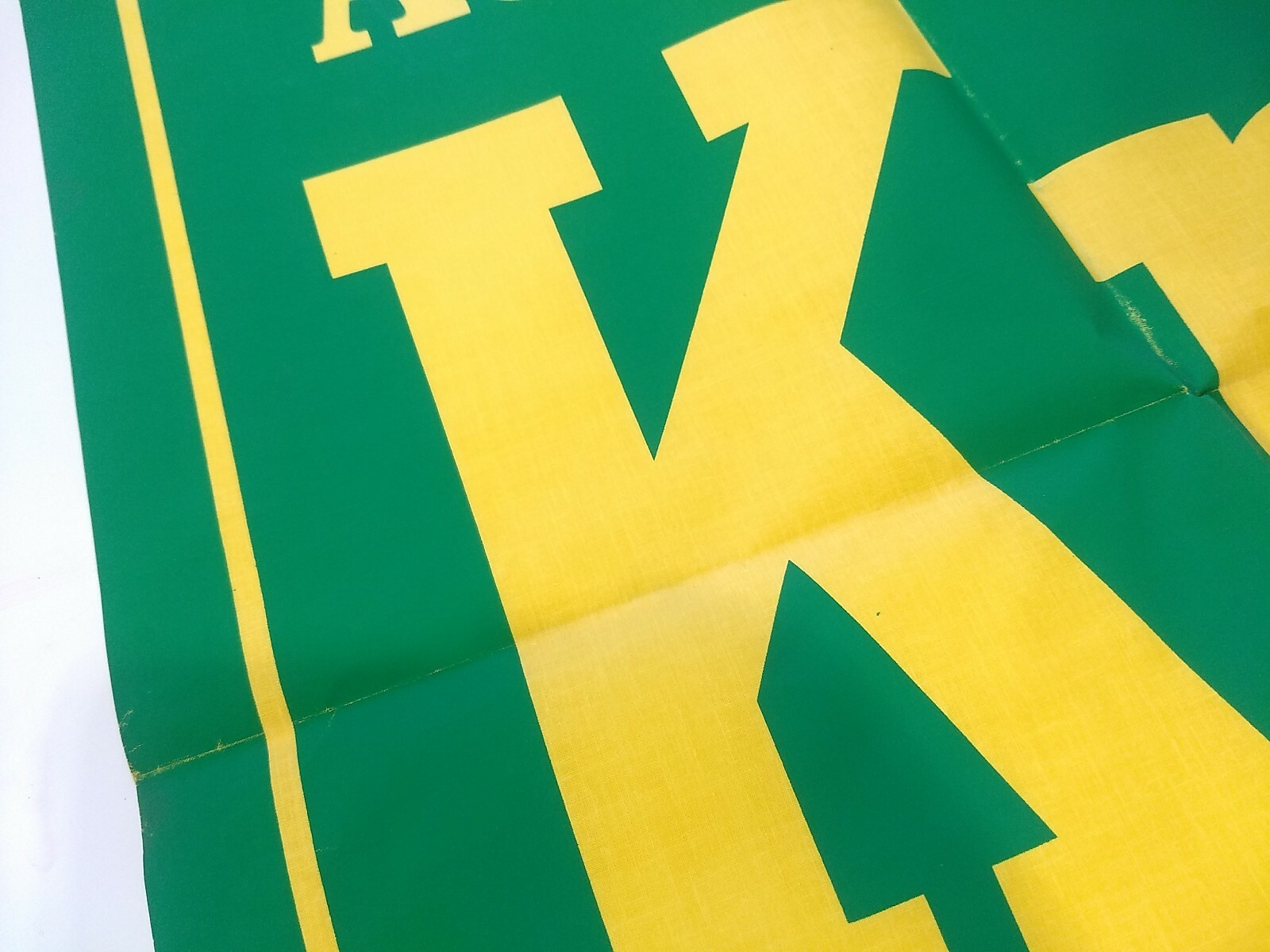 Vintage KNIPCO Dealership Advertising Sign – Green & Yellow : 28″ x 42″