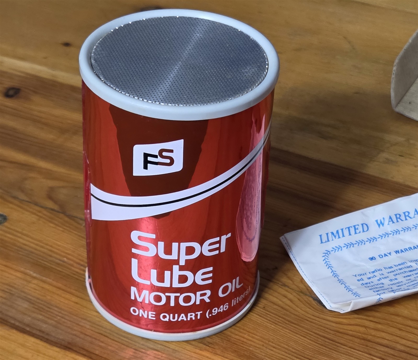VINTAGE FS NIB SUPER LUBE MOTOR OIL CAN TRANSISTER RADIO TESTED WORKING 5″ TALL
