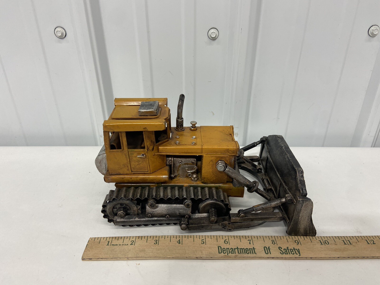 Vintage Bulldozer Metal Scale Model 10″ Collector Construction Bulldozer