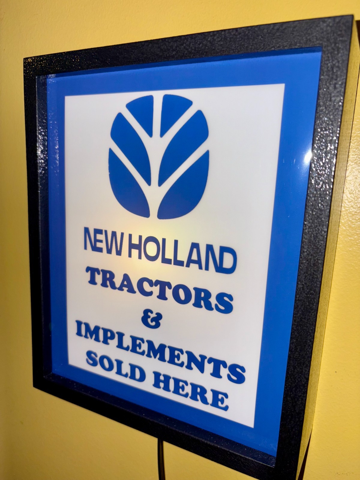 New Holland Farm Tractors Barn Dealer Garage Retro Advertising Lighted Sign