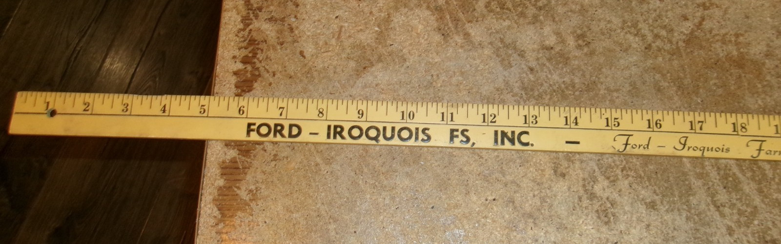 vintage ford-Iroquois FS inc. 36″ flexible plastic yardstick in good shape used