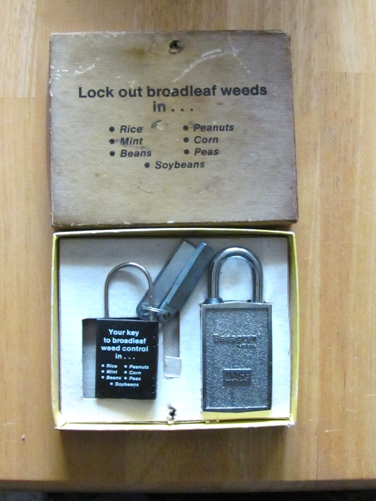 BASF BASAGRAN HERBIZIDE FARM WEED CONTROL IN CORN RICE ADVERTISING LOCK SET