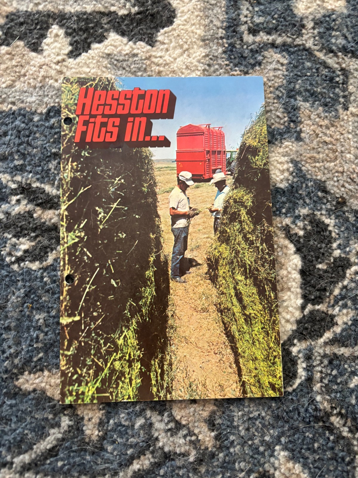 Hesston Equipment Guide Brochure AMIL26