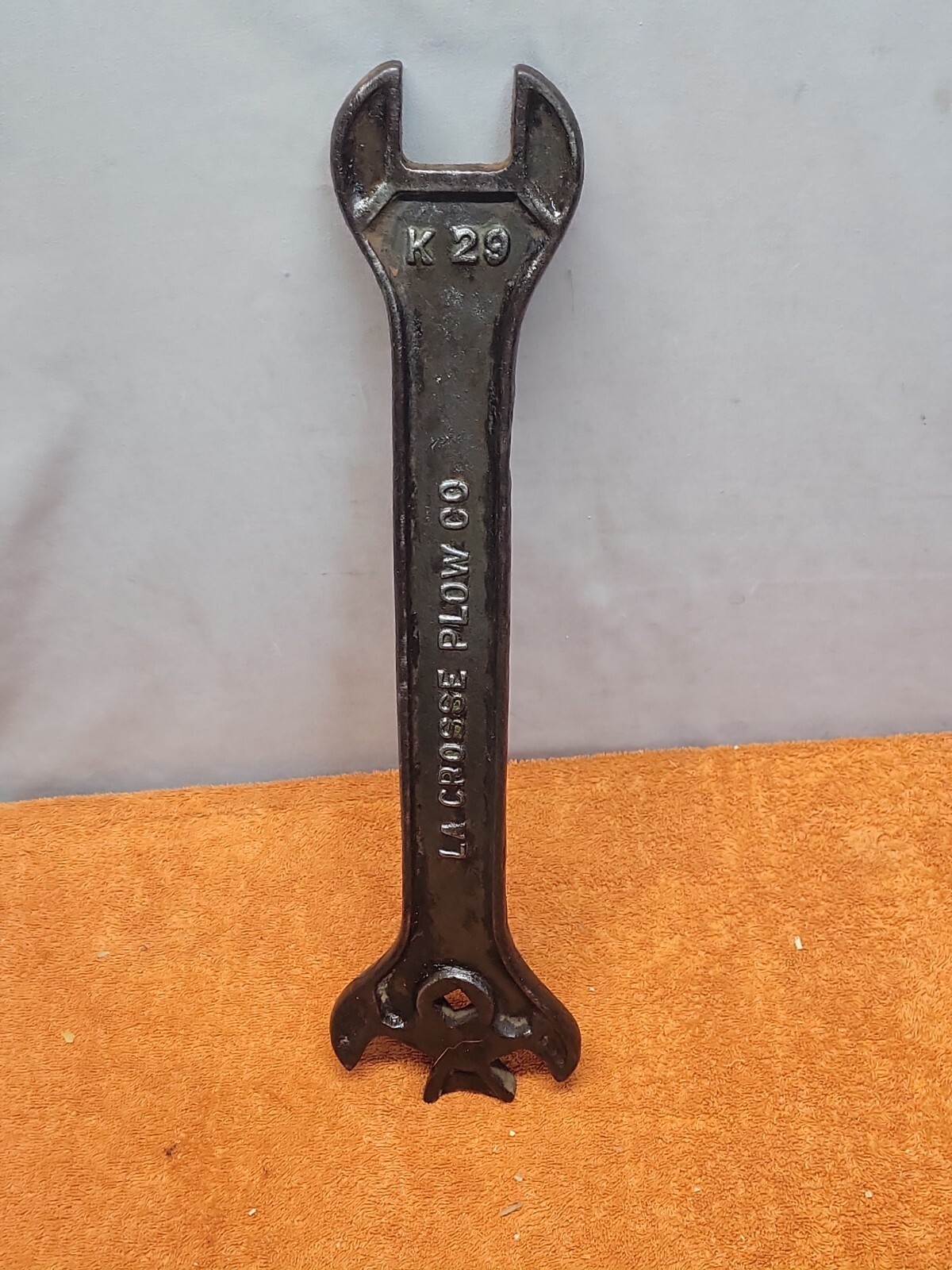 H•Vintage 14″ La Crosse Plow Co. K29 Wrench- Back Side Ruler Marked – Nice