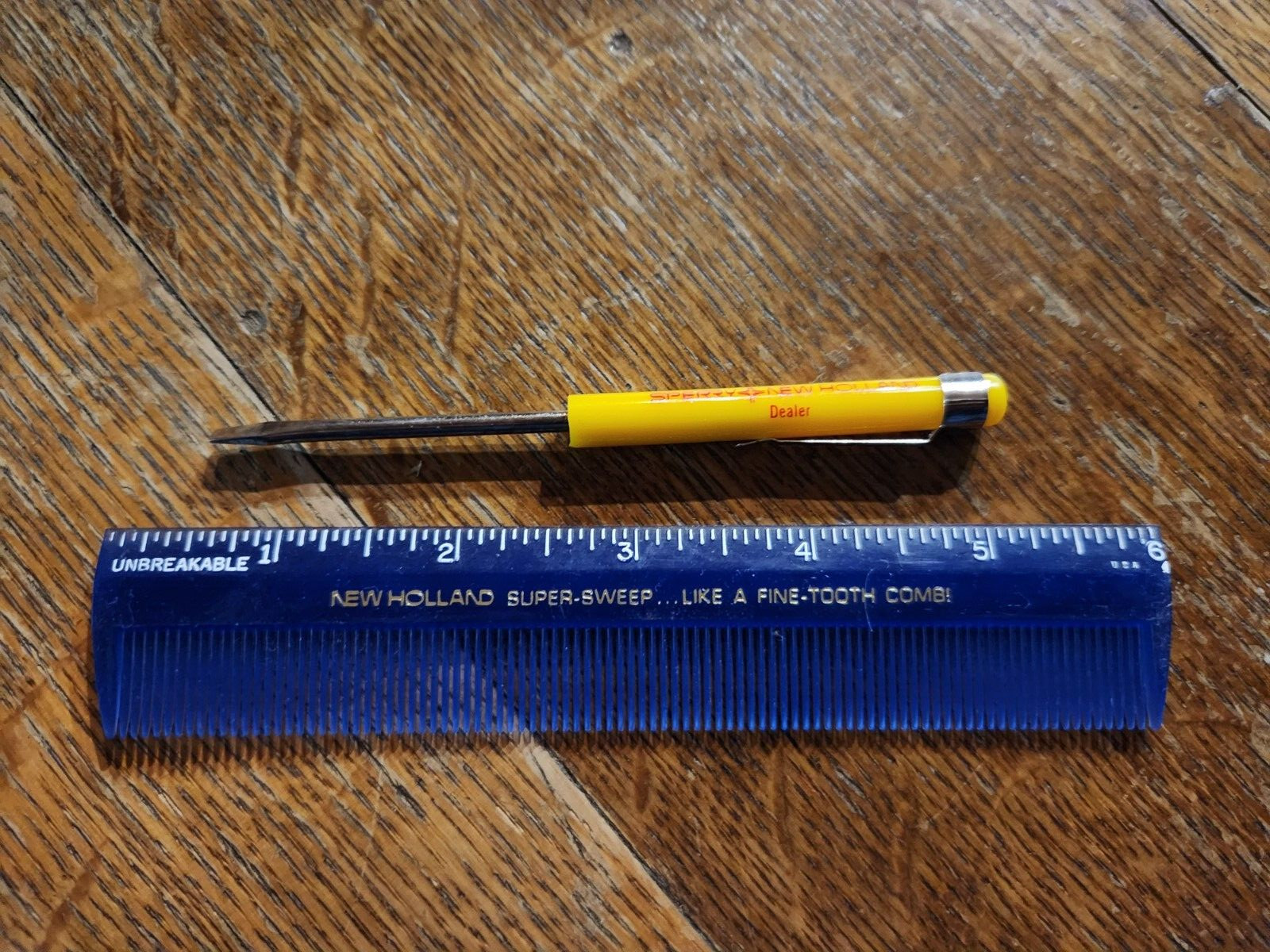 Vintage Sperry New Holland Dealer Advertising Screwdriver 4.5 In. and Comb