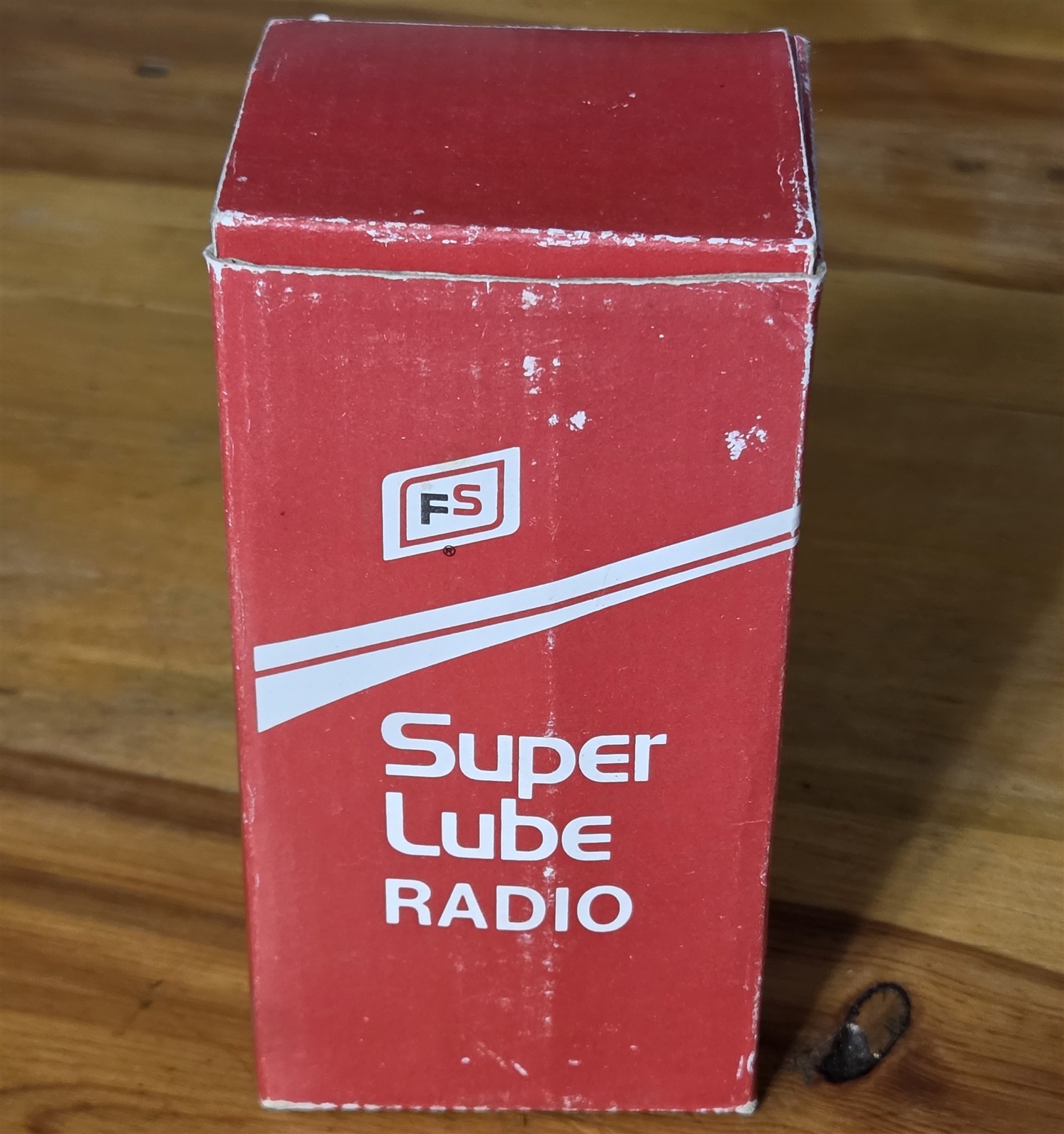VINTAGE FS NIB SUPER LUBE MOTOR OIL CAN TRANSISTER RADIO TESTED WORKING 5″ TALL