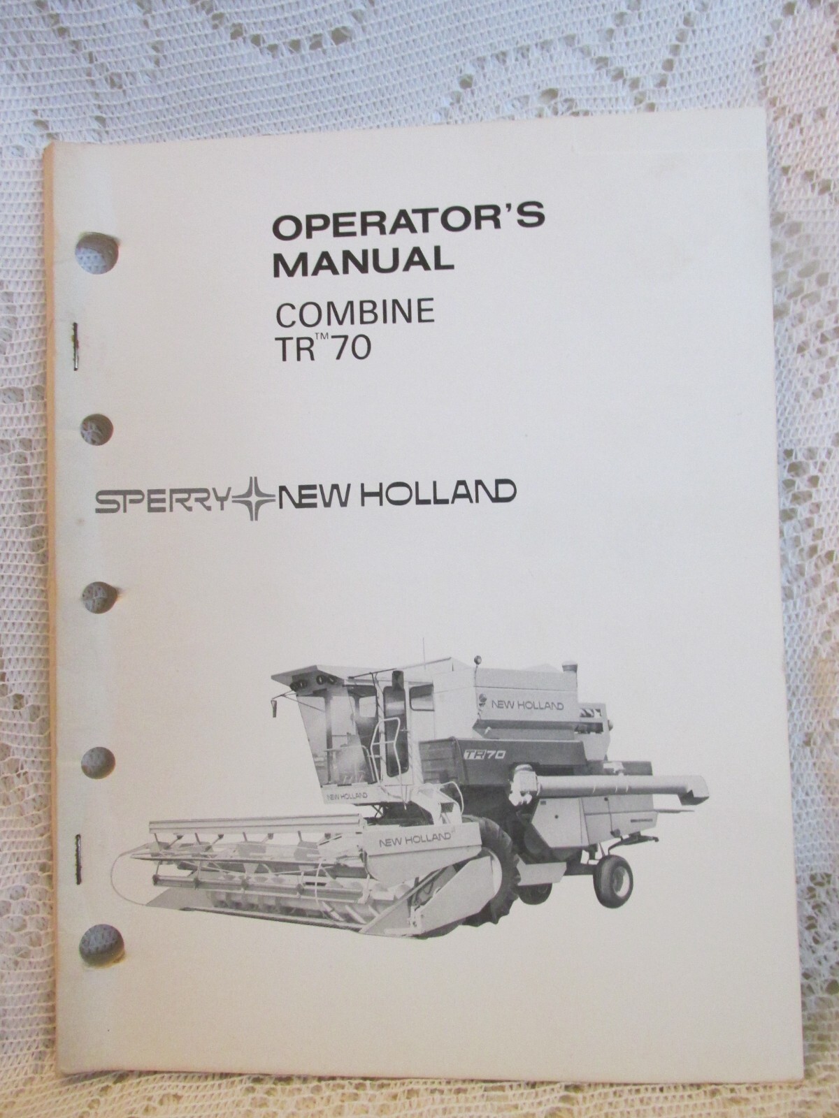 Sperry New Holland Operator’s Manual – Combine TR70